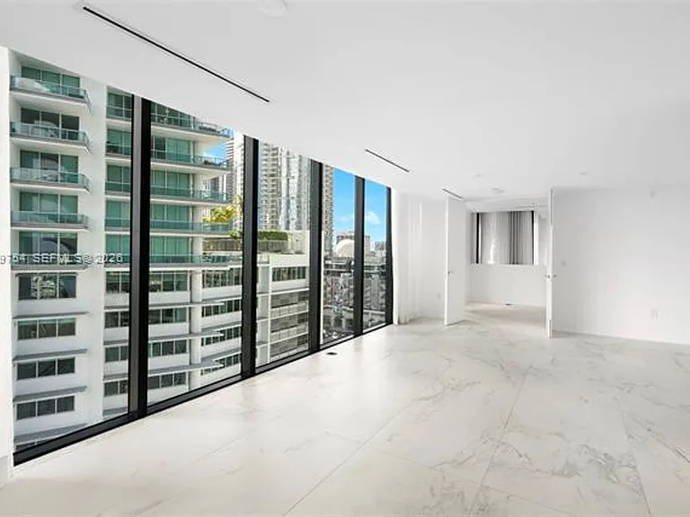 1000 Biscayne Blvd #Penthouse 1201 — Photo 40