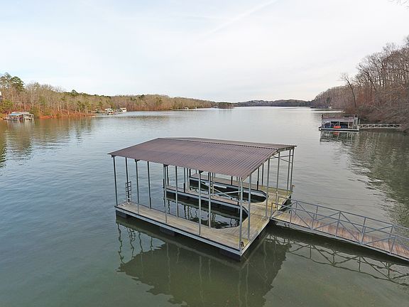 3rd image of 7315 Nichols Cove Dr