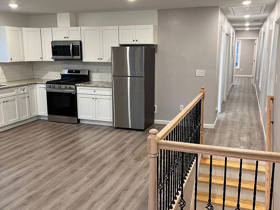 1st image of 142 N 15th St Floor 2