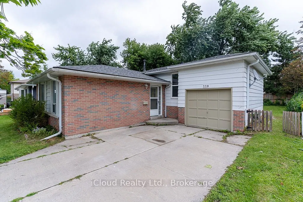 3 bed, $2,400 — Photo 3