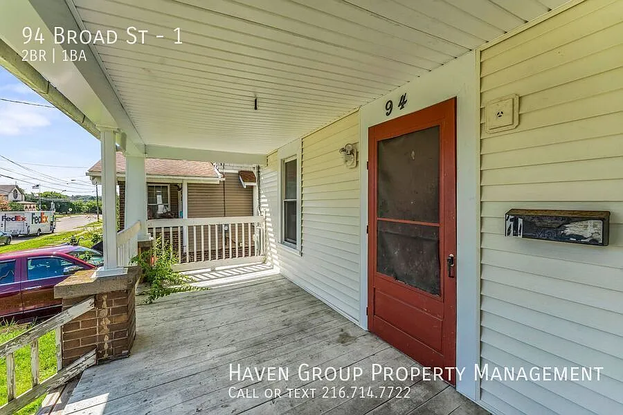 94 Broad St | Unit 1, Akron, OH 44305 - Spacious 2-bed 1-bath multi-family home! — Photo 3