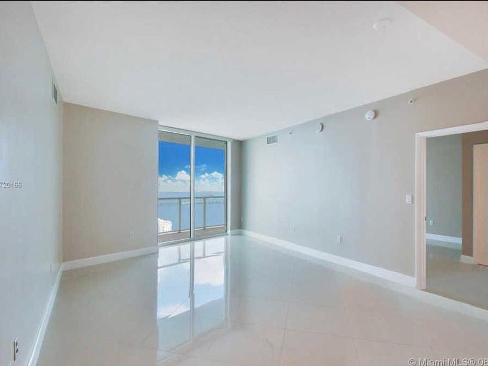 2nd image of 1900 N Bayshore Dr Suite 1