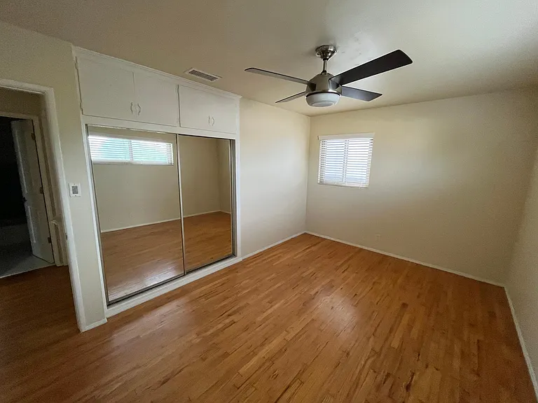 1133 W Crestwood Ave — Photo 9
