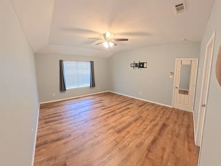1209 Montclair Dr — Photo 18