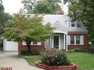 1015 Sylvan Pl, Kirkwood, MO