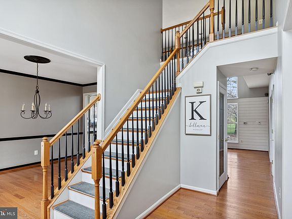 3rd image of 10525 Tall Pine Dr