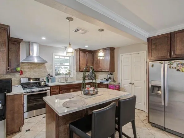 5423 N Shady Creek Dr, Houston, TX 77017