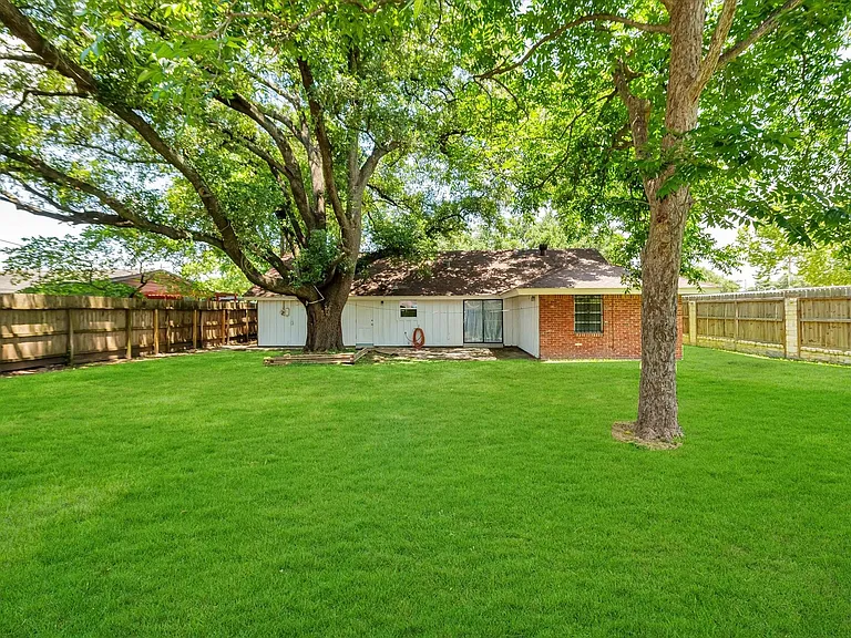 7119 Bellaire Blvd — Photo 31