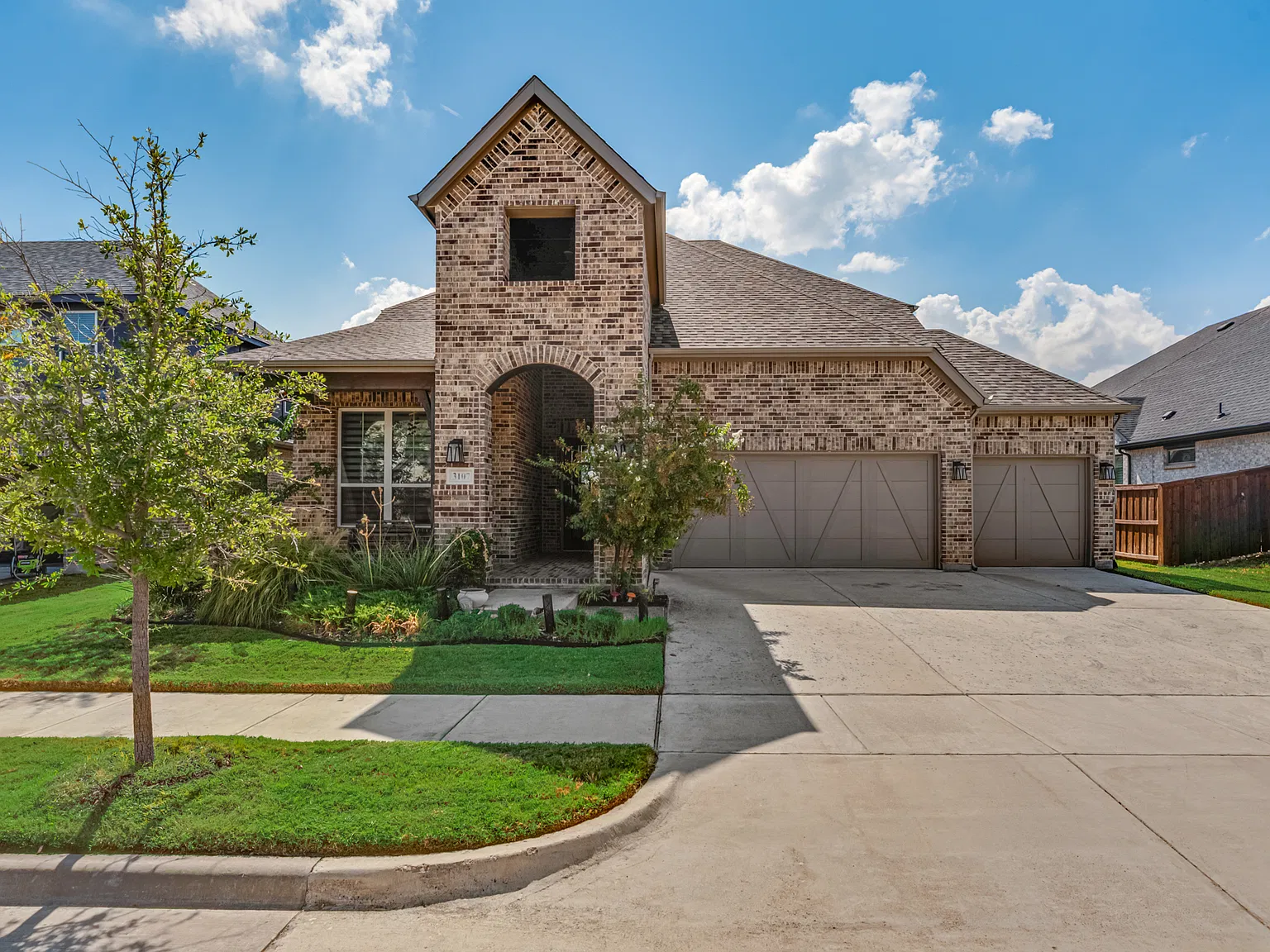 4 bed, 3383 sqft, $4,899 — Photo 1