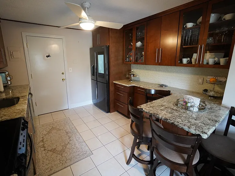 52 Purchase St #4 — Photo 6