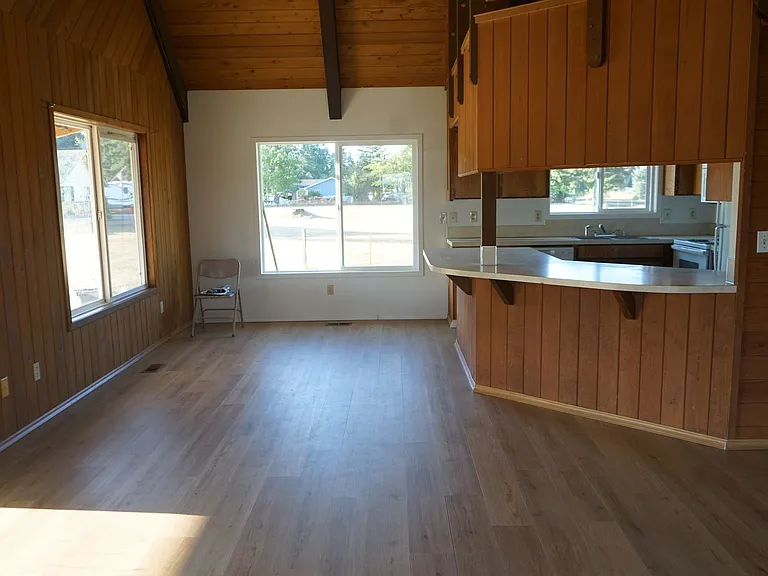 21705 NE 50th Ave — Photo 3