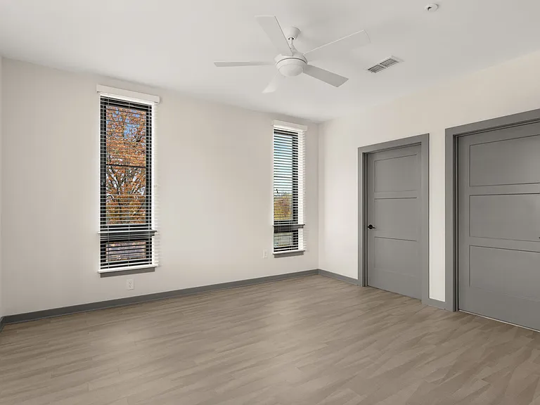 Red Oak Flats — Photo 1