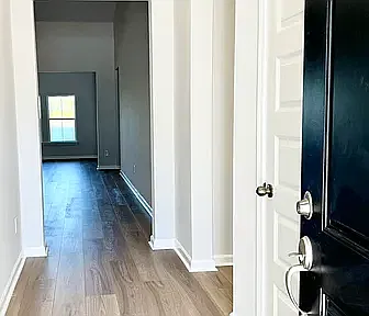 4 bed, 2355 sqft, $2,500 — Photo 4