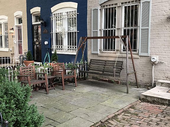Front patio with furniture included.