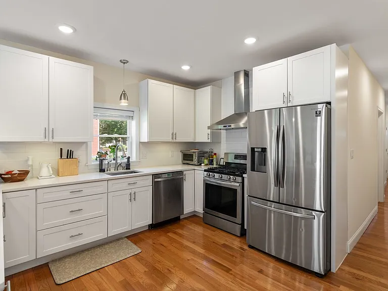 583 Main St #583 — Photo 4
