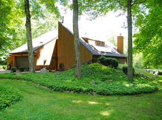 245 Retreat Dr, Akron, OH