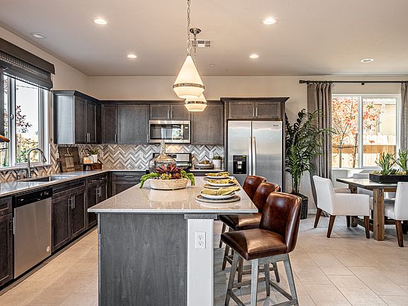 5th image of 1155 Maclure Ave W #Uec9q1