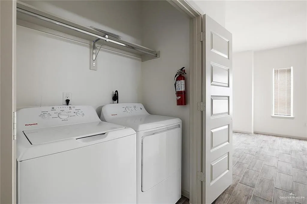3 bed, 2.0 bath, 1078 sqft, $1,225 — Photo 3