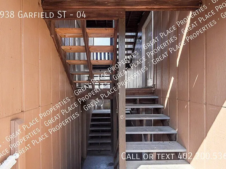 1938 Garfield St #4 — Photo 5