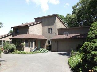 51 Oakridge Dr, Binghamton, NY 13903