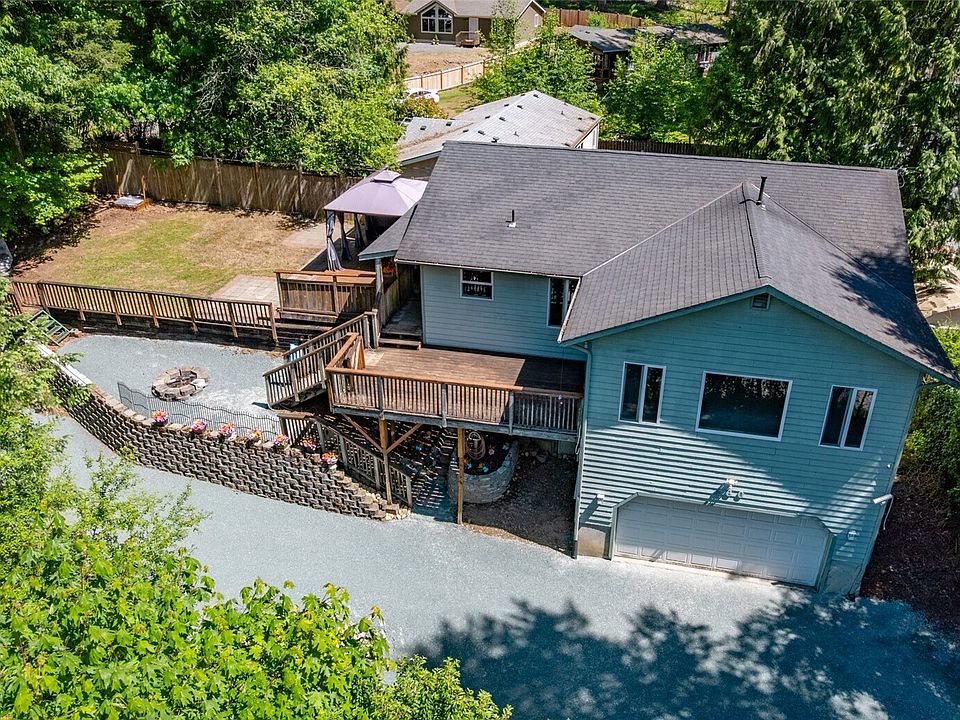 1st image of 460 Lakeside Drive