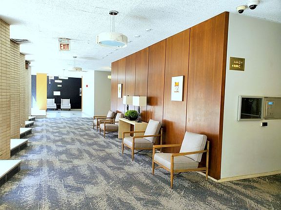 5th image of 3950 N Lake Shore Dr #1010B