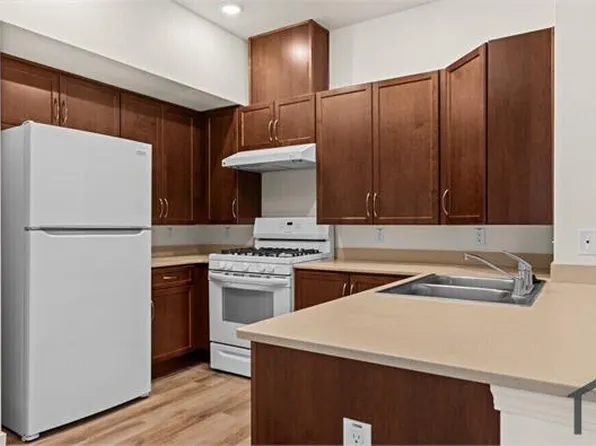 1335 W Luchessa Ave, Gilroy, CA