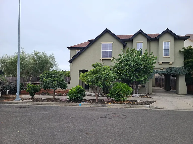 Jainine St — Photo 1