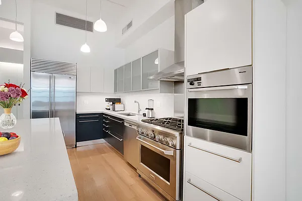 Rented by Anchor Associates | media 19