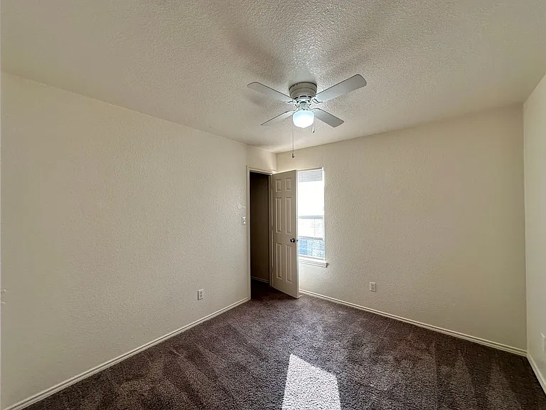 5007 John David Dr — Photo 16