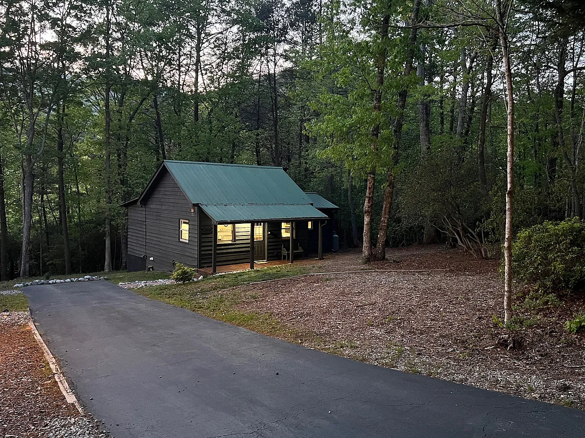 Building Photo - 144 Horse Range Pl #100