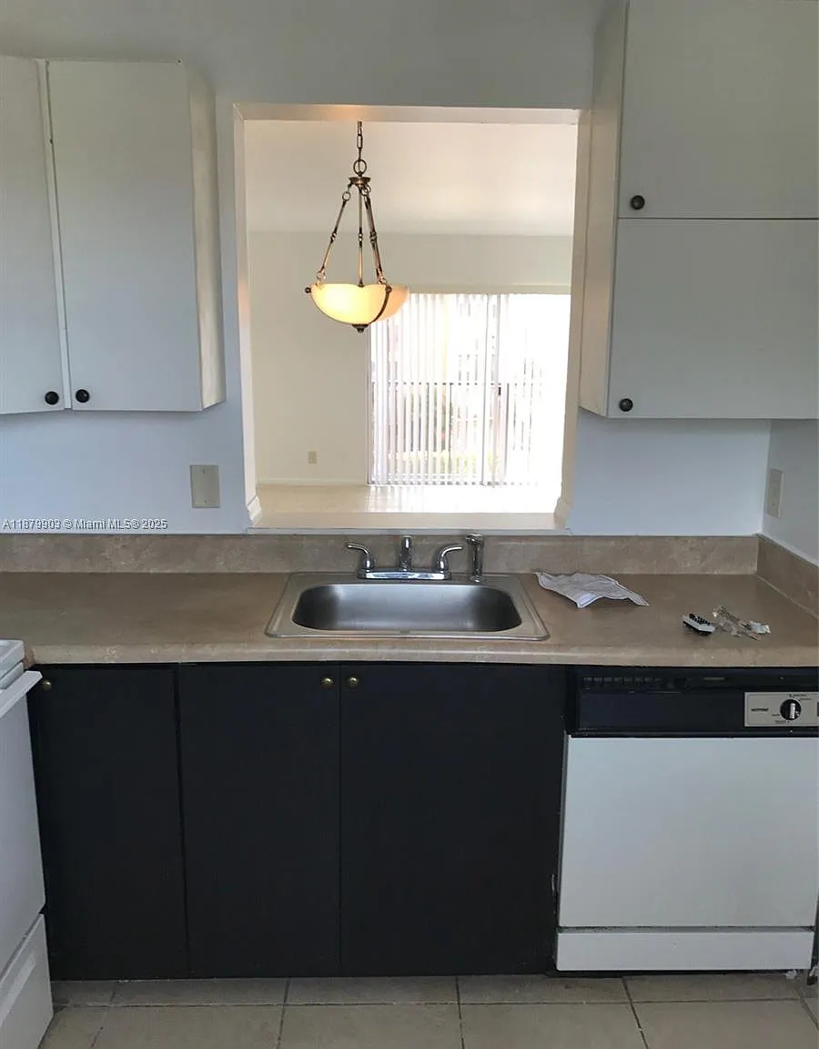 2 bed, 2.0 bath, $1,900 — Photo 1
