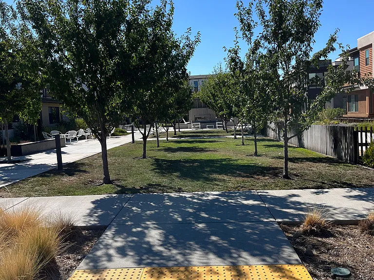 Sepulveda Cir — Photo 24