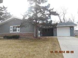 665 Cambridge Ln, Hoffman Estates, IL 60169