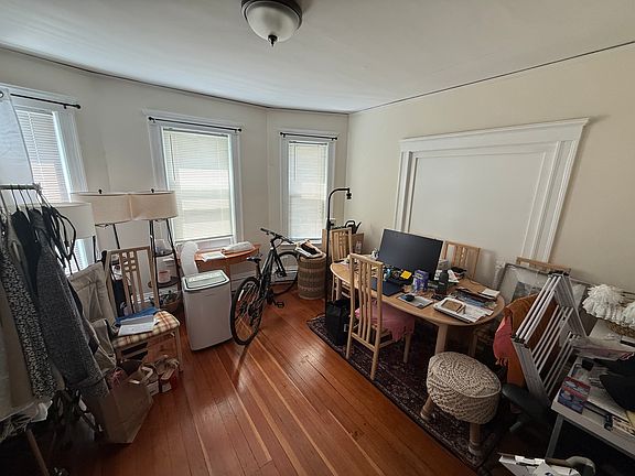 5th image of 9 S Waverly St #1