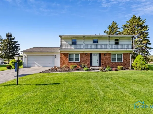 10703 Crestview Dr, Fostoria, OH 44830