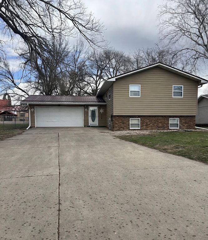 406 Highway 14 W - Property Image