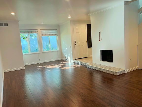 Spacious living room