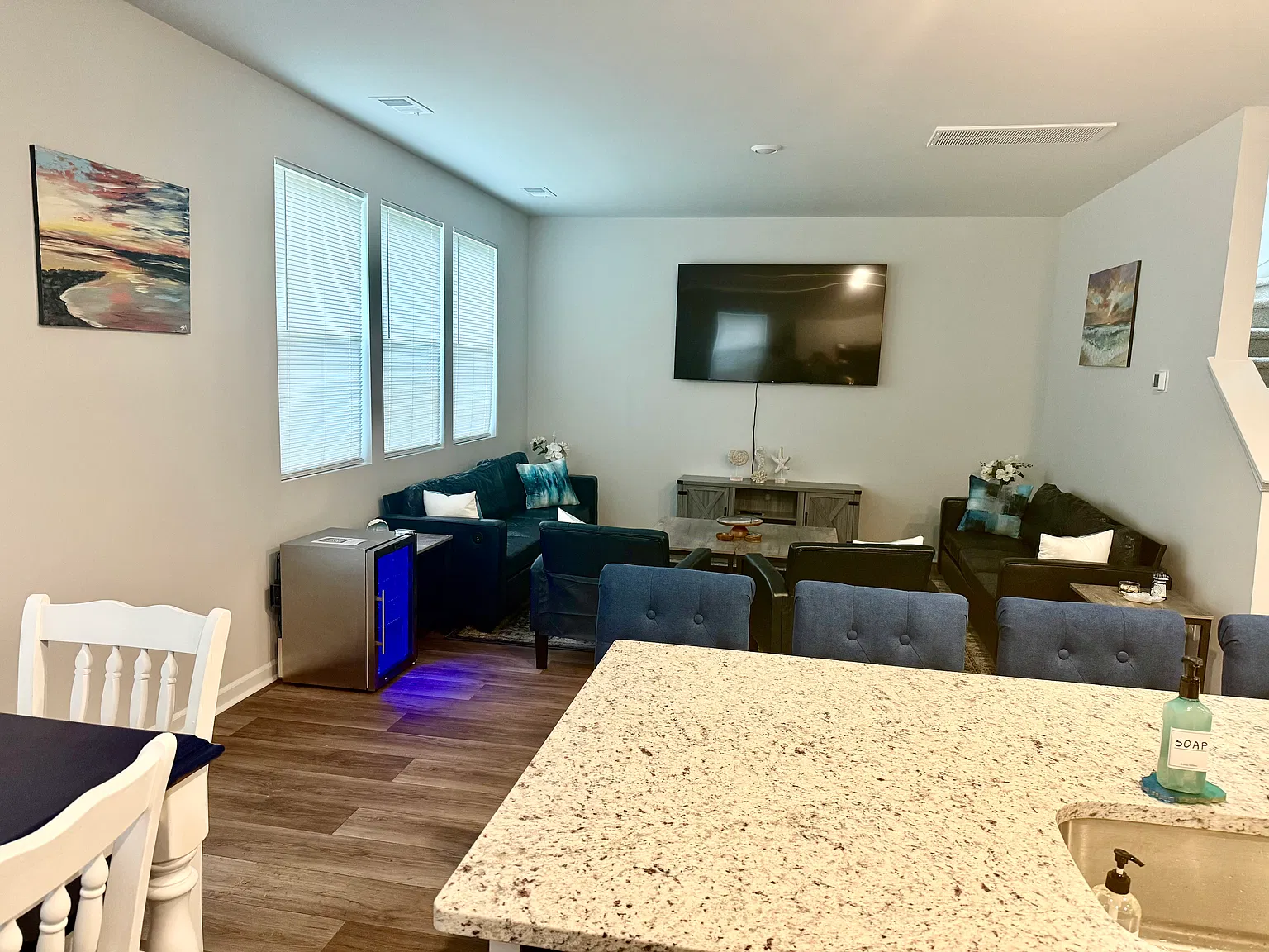 4 bed, 1835 sqft, $2,500 — Photo 3