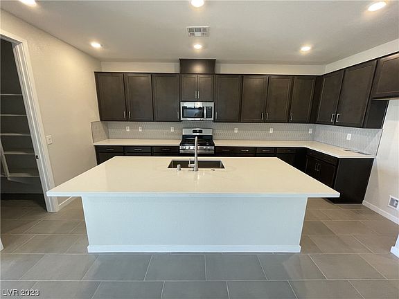 3rd image of 6714 Palmer Estates St
