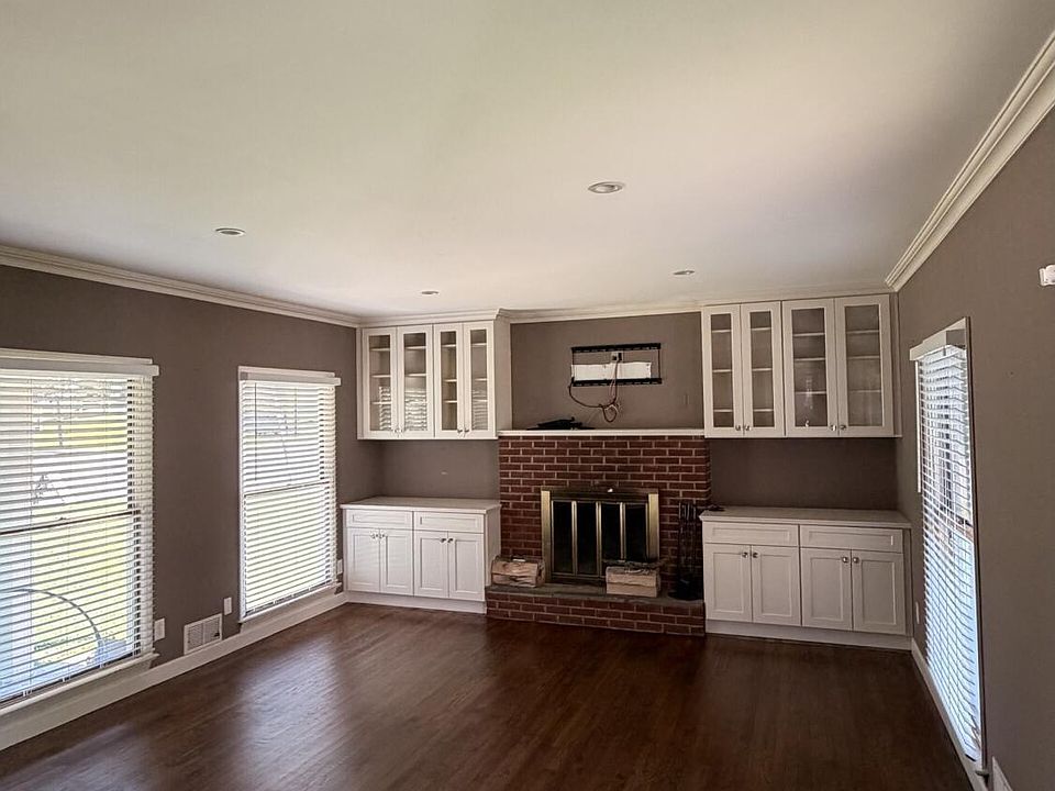 1st image of 52 Greenwood Rd