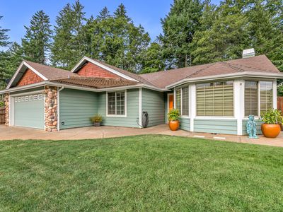 292 Mountain Valley Way, Cave Junction, OR, 97523