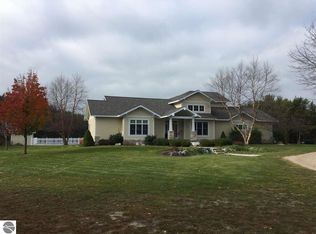 2264 Bittersweet Dr, Manistee, MI 49660