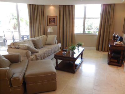 5161 Collins Ave APT 205, Miami Beach, FL, 33140