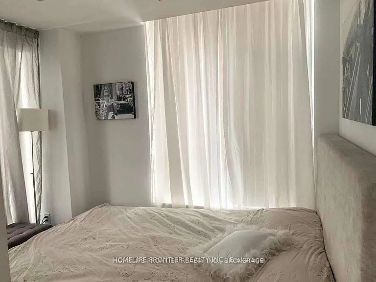 525 Adelaide St W #Penthouse 25 — Photo 7
