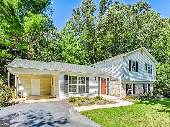 2nd image of 7774 Newington Woods Dr