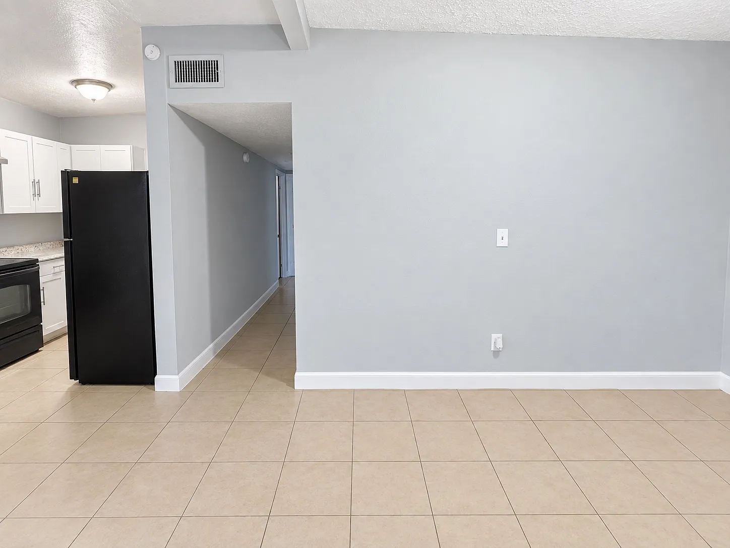 3 bed, 1.5 bath, 1272 sqft, $1,795 — Photo 2