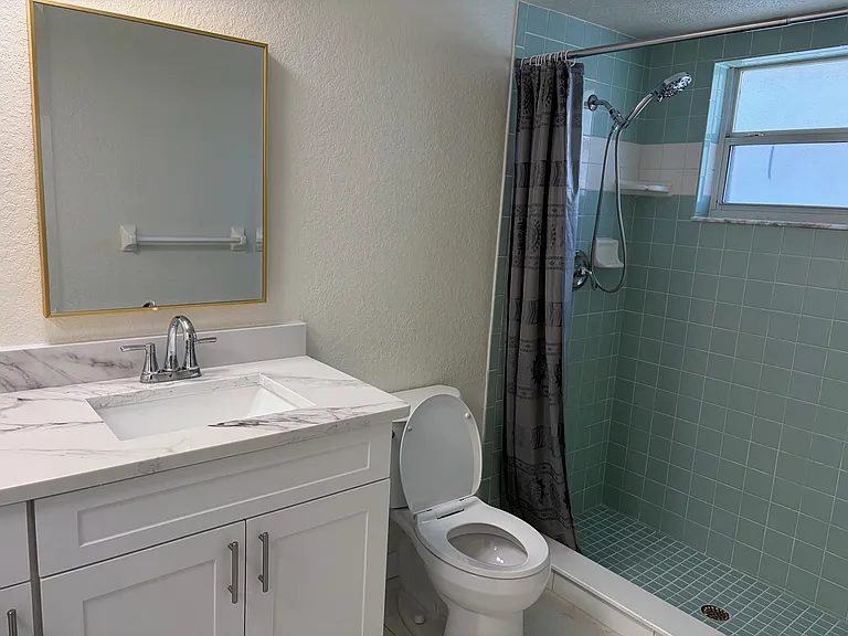 4342 Las Palmas Ave — Photo 12