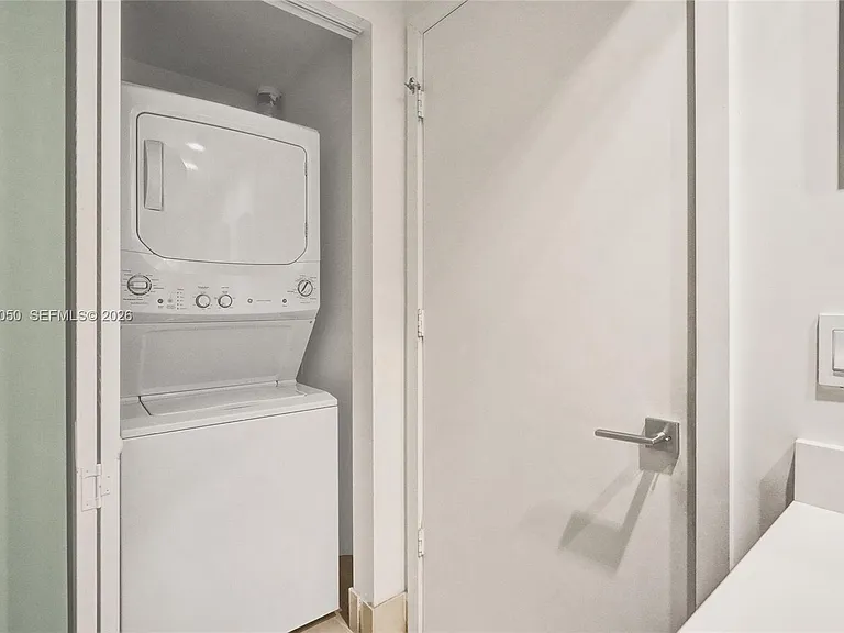 121 NE 34th St #2205 — Photo 31