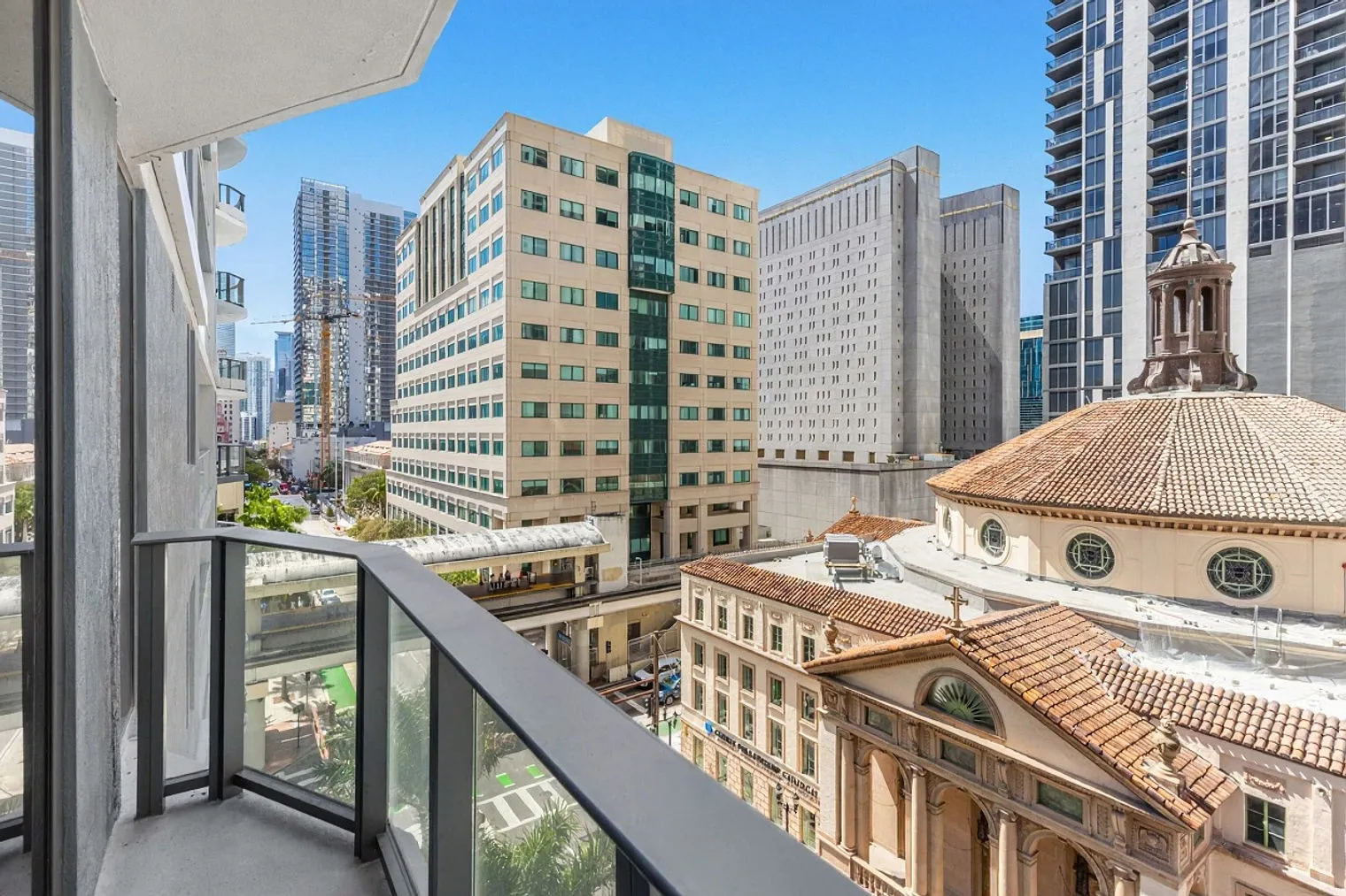 1 bed, 1.0 bath, 602 sqft, $3,597 — Photo 3